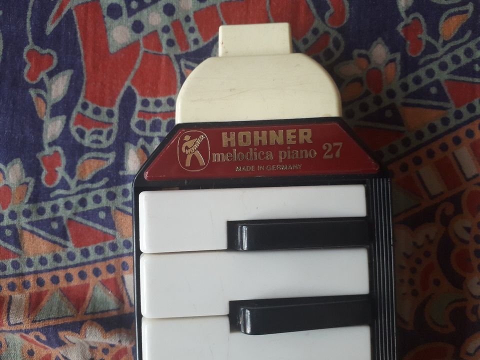 Hohner Melodica Piano 27 mit Koffer in Berlin