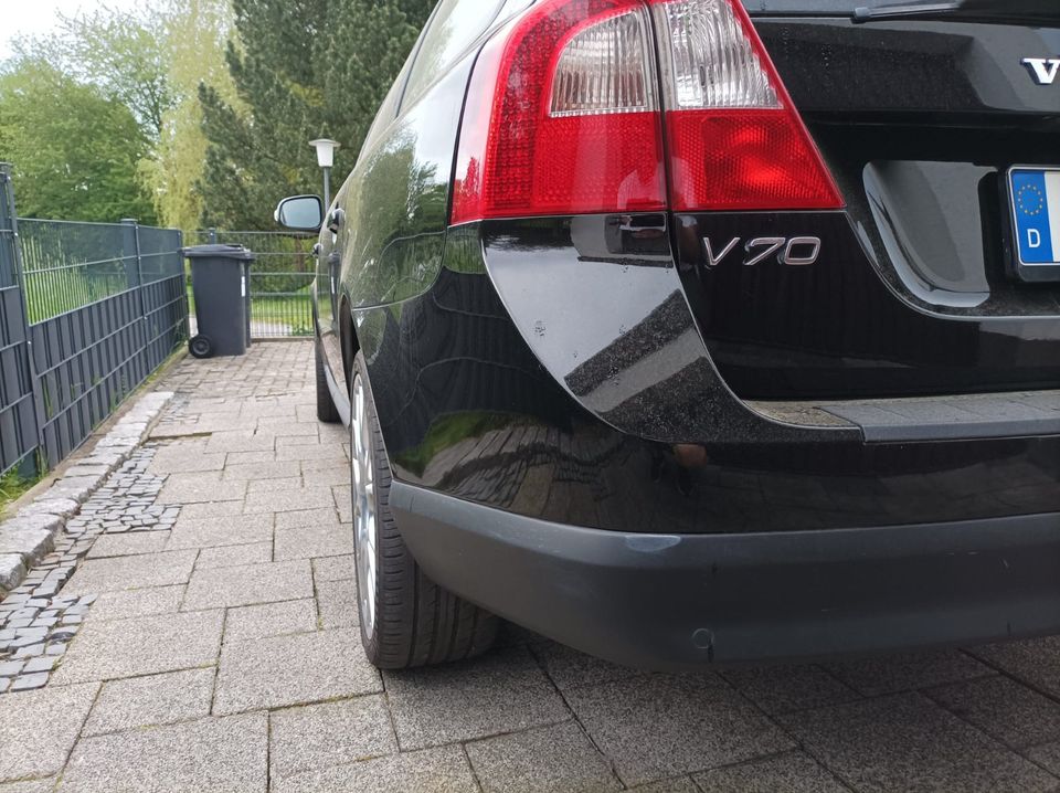 Volvo V70 III, 2.0 D 6-Gang, Klimaautomatik, Anhängerkupplung in Essen