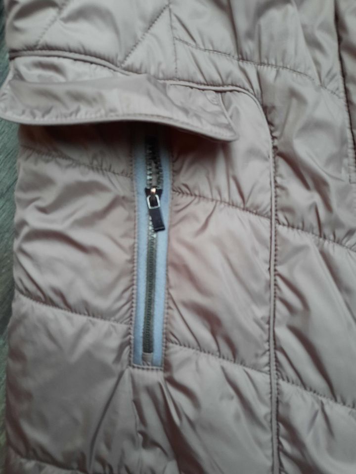 Gerry Weber Damen/Winterjacke/Steppjacke/Mantel/Jacke Gr. 42 in Mönchengladbach