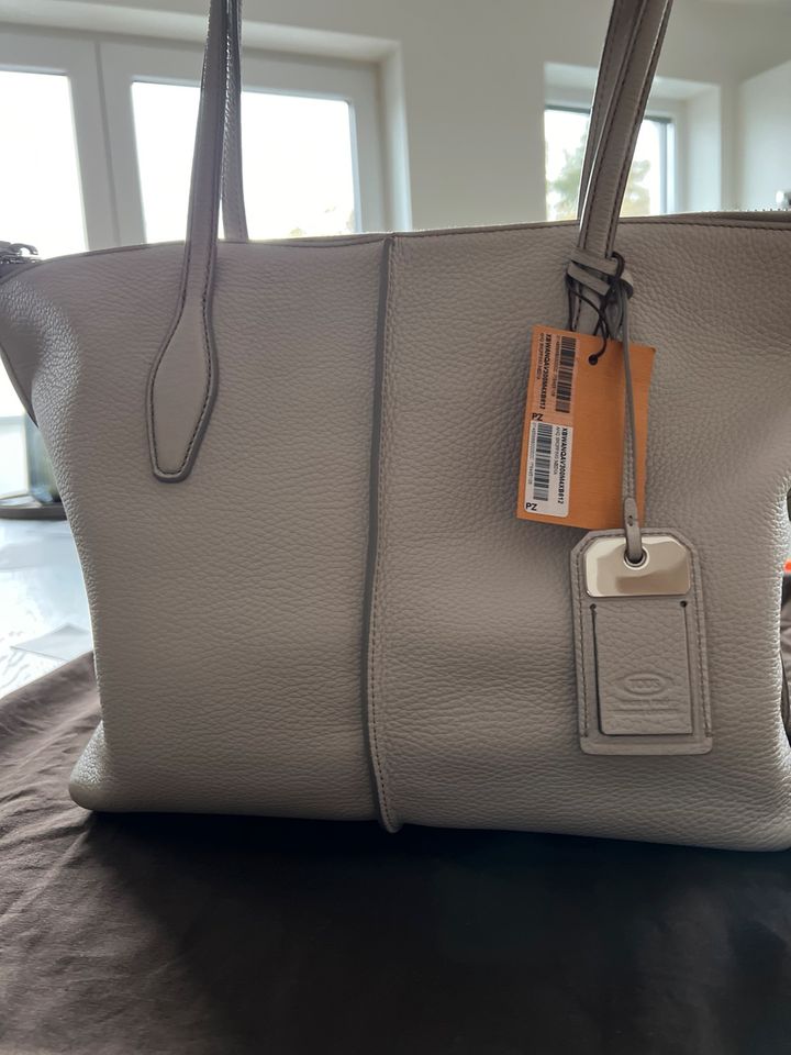 Tod‘s Tasche Shopping Media Hellgrau mit Reisverschluss in Montabaur