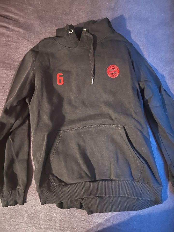 FC Bayern Hoodie Kimmich in Sankt Goarshausen 