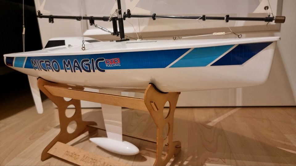 Graupner Micro Magic Racing  Futaba 2,4 GHz RC Segelboot TOP RTS in Börnsen