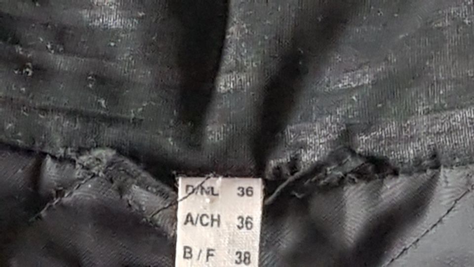 Schöne Vintage Winterjacke in schwarz in Größe 36 aus den 80 er J in Albstadt