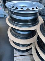 4 Felgen Stahlfelgen VW Caddy Golf 6Jx15 ET47 LK 5x112 2K0601027B Nordrhein-Westfalen - Leopoldshöhe Vorschau