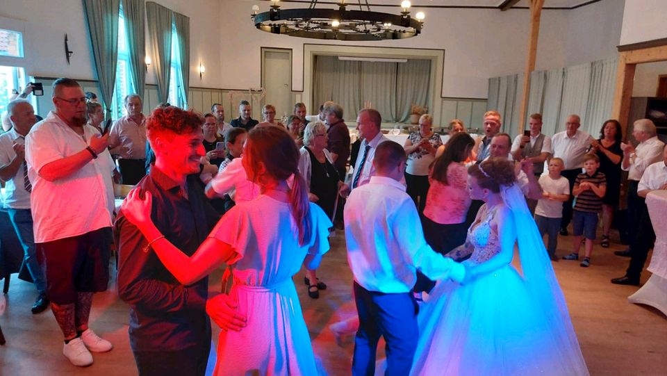 Erfahrener DJ.für ihre Hochzeit Geburtstag Partys uvm.2024 in Melle