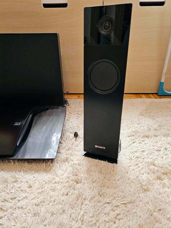 Sony Home Theater System Blue Ray 3d (BDV-NF620) in Düren