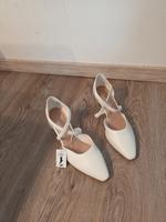 Schuhe mit etikett Niedersachsen - Edemissen Vorschau