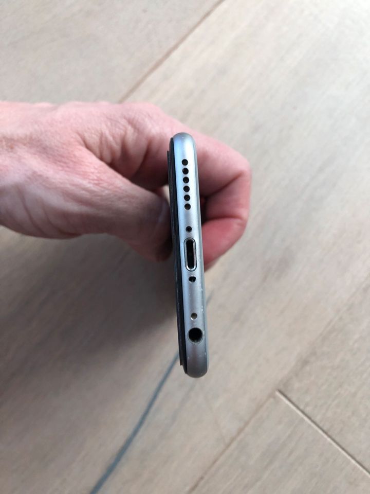 iPhone 6 Silber 64GB 80% Akkuleistung in München