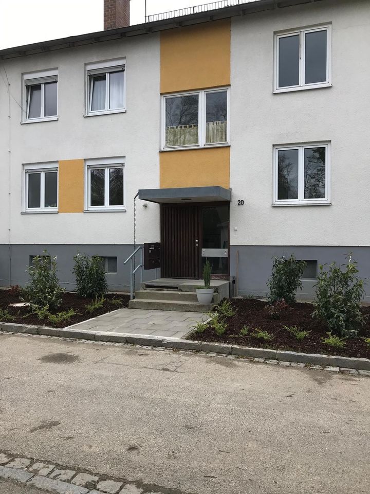 Geräumige 4-Zimmer EG-Wohnung mit EB-Küche, Garten + Garage in Günzburg