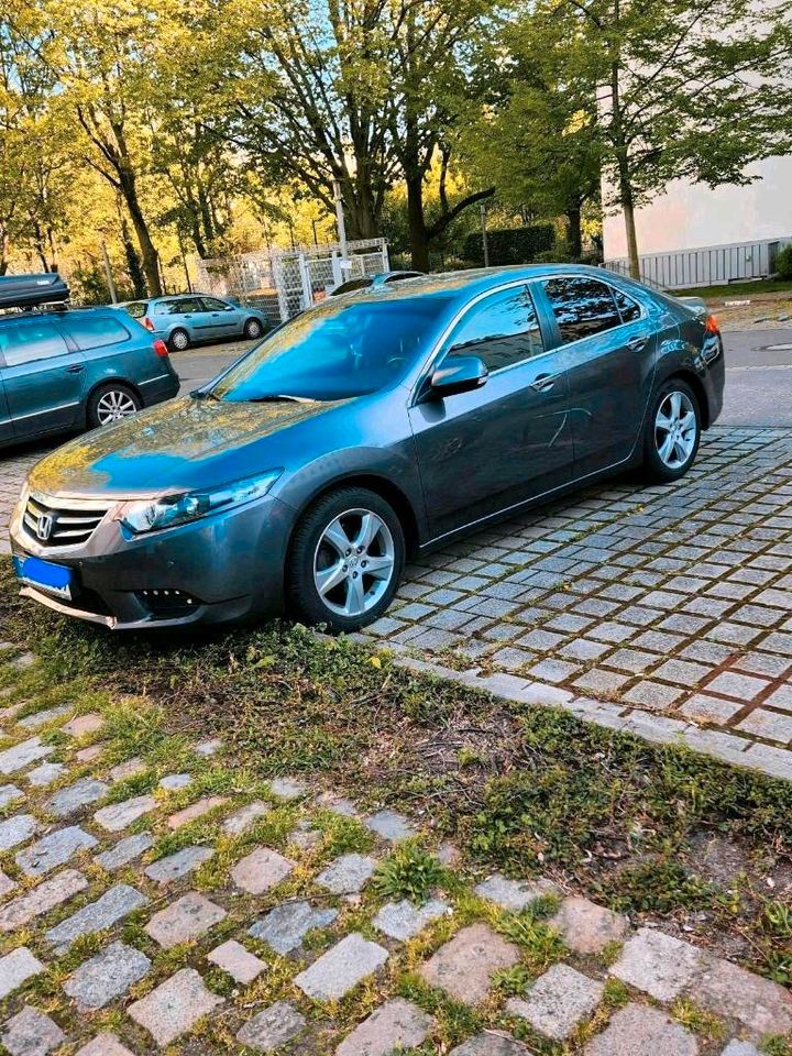 Ich verkaufe meine Honda Accord in Berlin