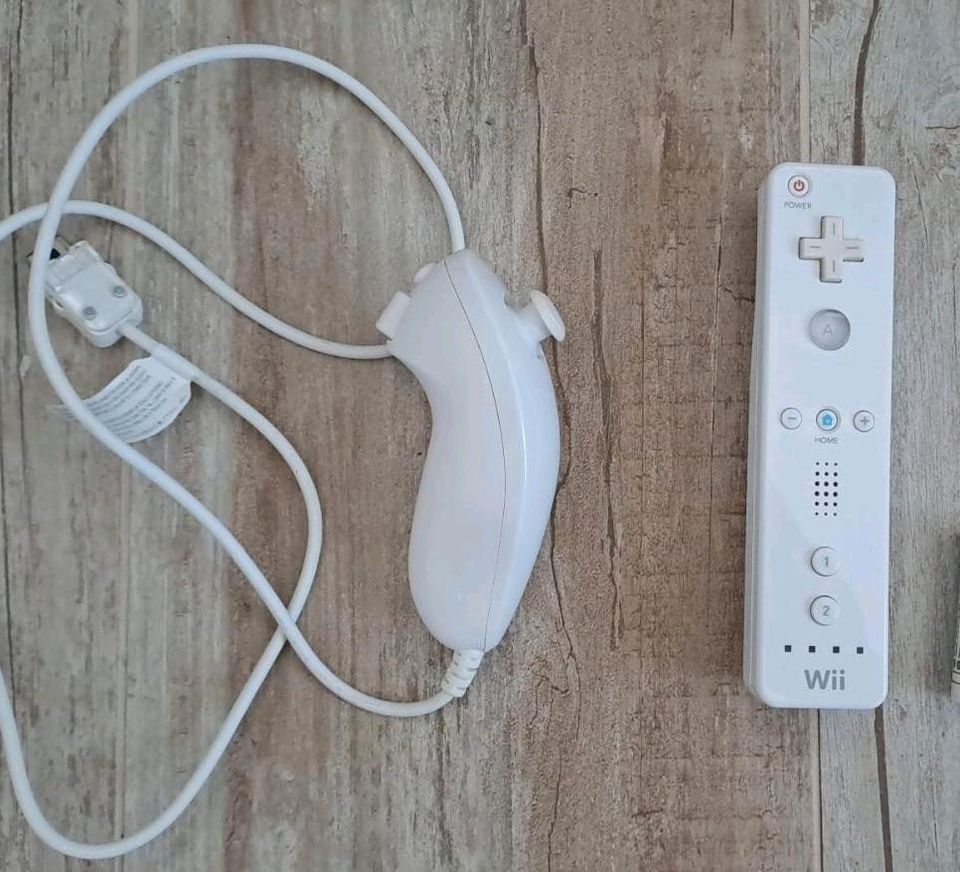 Wii Controller weiß + Nunchuk weiß ** voll funktionsfähig ** in Emden