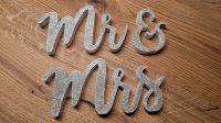 Holzaufsteller mit Goldglitzer "Mr & Mrs" für Hochzeit Wuppertal - Ronsdorf Vorschau