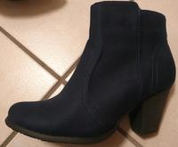 Dunkelblaue Stiefeletten (Gr. 37) Niedersachsen - Seelze Vorschau