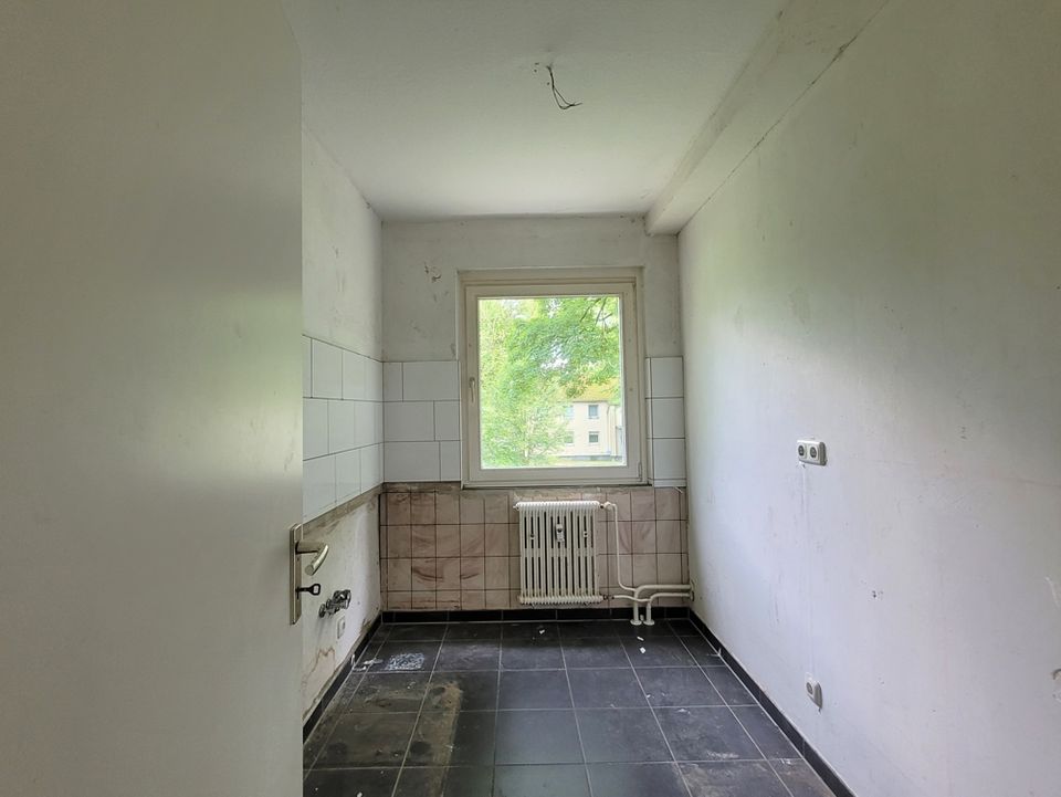 Gemütliche 3-Zimmer-Wohnung für Selbstrenovierer  *** 500 € Renovierungsgutschrift *** in Duisburg