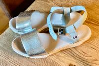TOMMY HILFIGER Sandaletten Leder silber sehr gut Kreis Ostholstein - Scharbeutz Vorschau