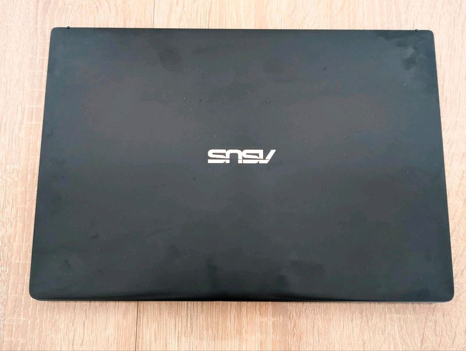 Gaming Asus Zenbook Pro 14/i5 8265U/GTX 1050/8Gb RAM/512Gb SSD in Dormagen