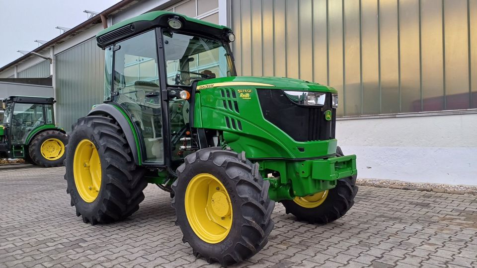 JOHN DEERE 5075GF Traktor Plantagentraktor Hopfenbau Weinbau in Wolnzach