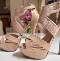 Buffalo London – High Heels – Creme / Lack-Optik – Gr. 37 Pankow - Prenzlauer Berg Vorschau