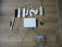 Wii Konsole mit 4 Controllern und 4 Nunchucks Köln - Porz Vorschau