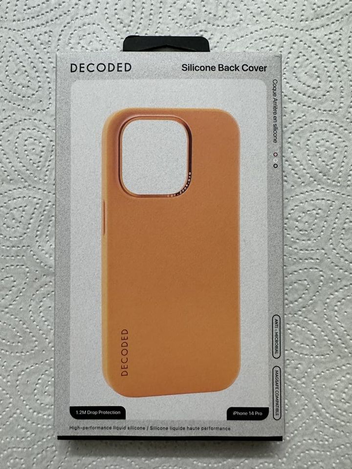 Decoded AntiMicrobial Silicone Case Apple iPhone 14 Pro - Apricot in Köln