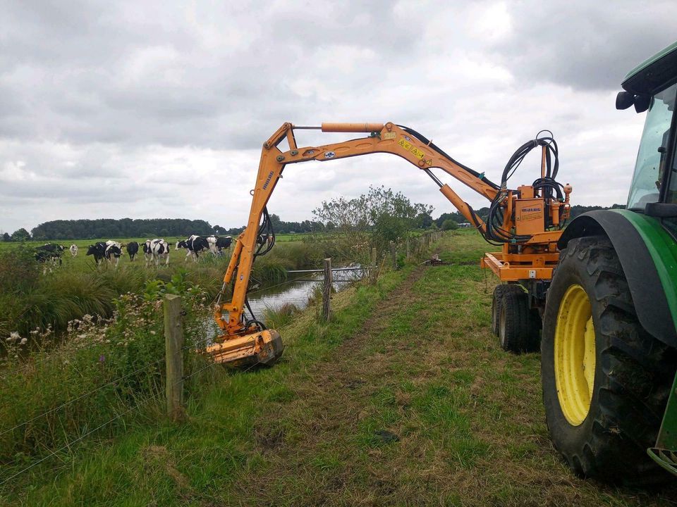 Mulcharbeiten Mulchen Auslegemulcher Böschungsmulcher in Stelle