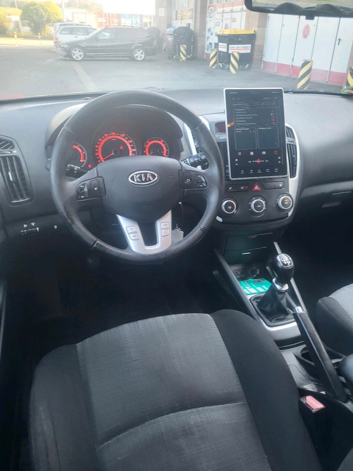 KIA CEED 1.6 CRDI mit Tüv, Euro5, Alufelgen, Klima, Navi, CD in Bad Hersfeld