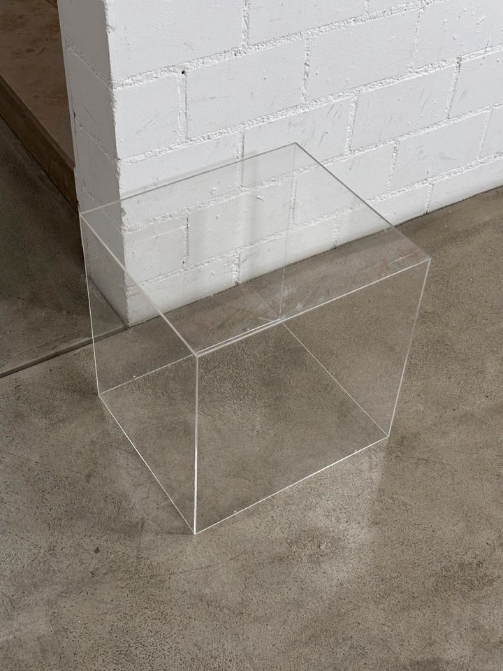 Acrylic Plexiglas Cube Beistelltisch / Coffee Table in Weil am Rhein