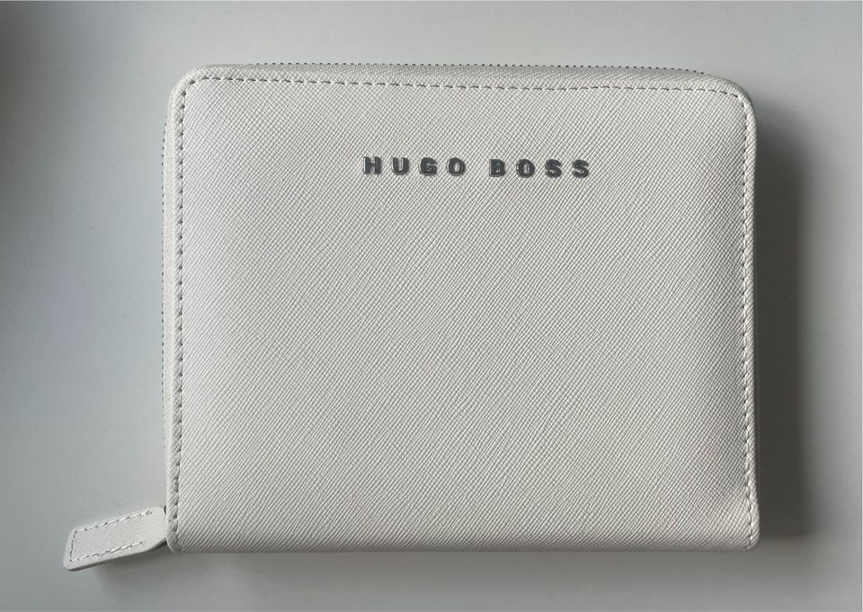 Hugo Boss Case/Tasche(Accessoires) in weiß inkl. Block in Uetze