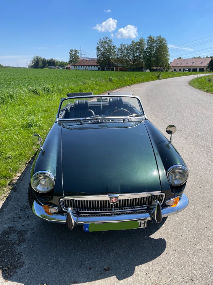 MGB Roadster 1972 MK III British Racing Green in Erding