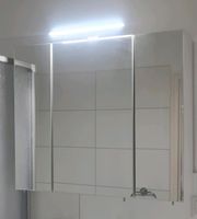 Spiegelschrank Badezimmerspiegel Alibert mit LED Beleuchtung Hessen - Kassel Vorschau