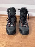 Lowa mauria Ws GTX 43,5 Wanderschuhe wie neu! München - Untergiesing-Harlaching Vorschau