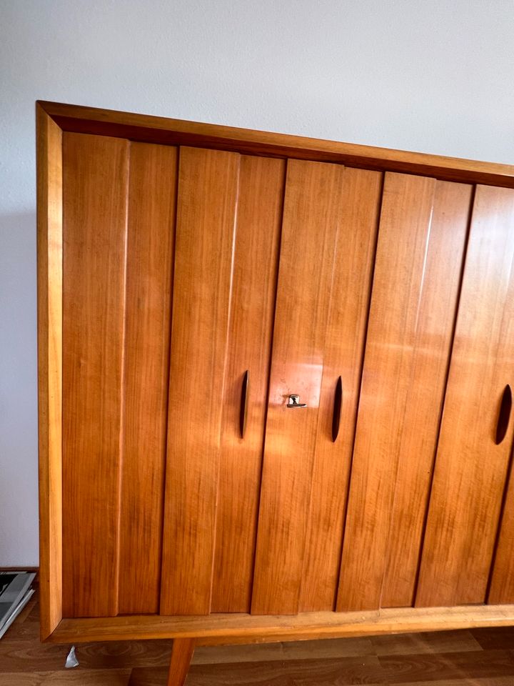 Sideboard Mid Century 70er Jahre Teak Holz Dänisches Design in München