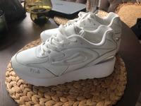 Sneaker von FILA mit Plateau Gr 40 Herzogtum Lauenburg - Lauenburg Vorschau