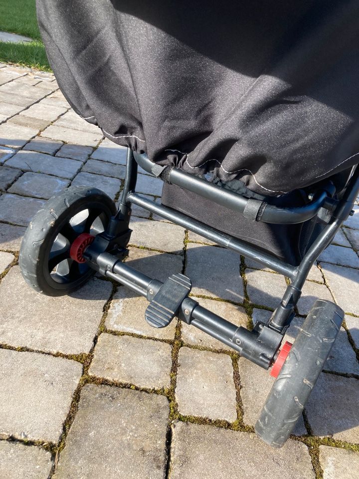 Gesslein Buggy S4 schwarz mit grauem Kinderwagenaufsatz, wie Neu in Ebensfeld