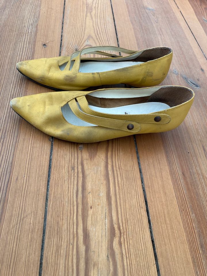 Gelbe Sandalen / Ballerinas / vintage / 37 in Berlin