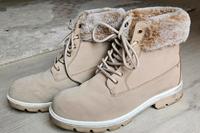 Stiefelette Stiefel Boots creme Gr. 39 Berlin - Steglitz Vorschau