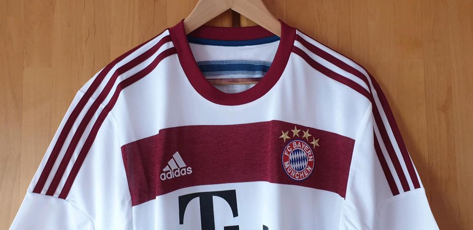 Trikot Adidas L Bayern München  •T••• Werbung in Leipzig