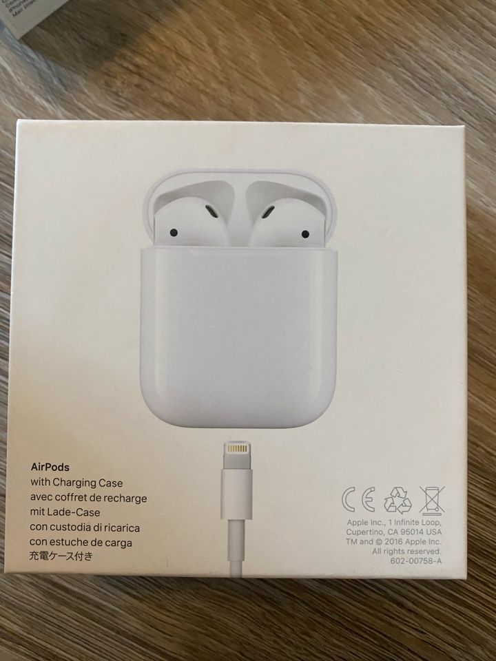 Airpods mit Hülle und Originalverpackung in Steinhagen