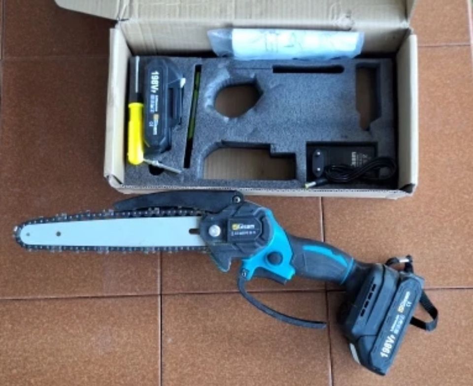 21V 6“ Kettensäge inklusive 2 Akkus NEU in Soltau