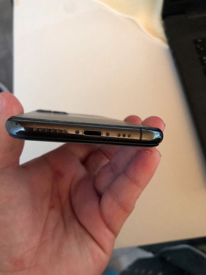 iPhone 11 Pro, 64 GB, backcoverschaden in Mettingen