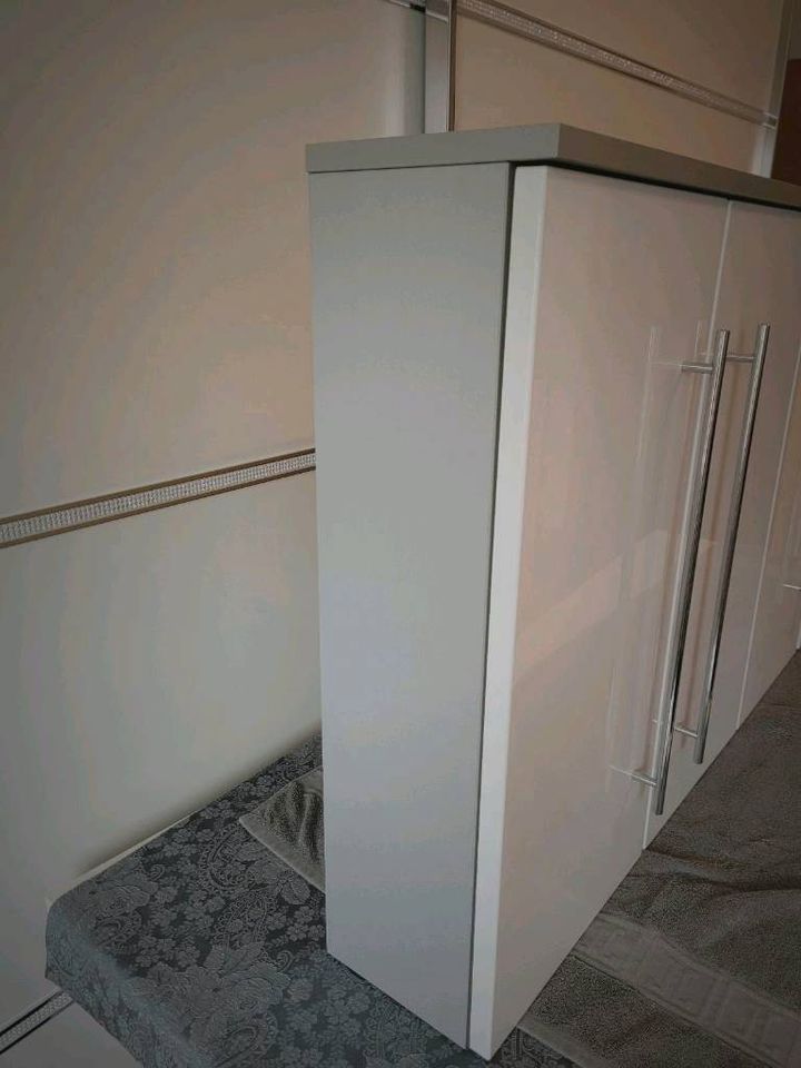 Hänge-Badschrank 120x60x18 (13), weiß glänzend in Thaleischweiler-Fröschen