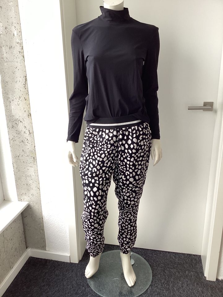 Neu Marc Cain Designer Hose schwarz weiß Animal Joggpants Gr. 38 in Annaberg-Buchholz