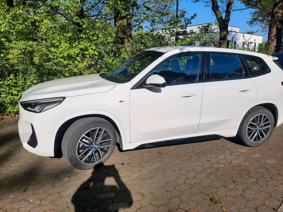 BMW ix1 xDrive 30 M Sportpaket MwSt. ausweisbar in Soest