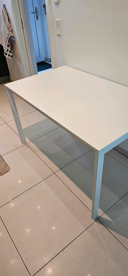 Weiße Tisch IKEA Melltorp 125 x 75 cm in Forchheim