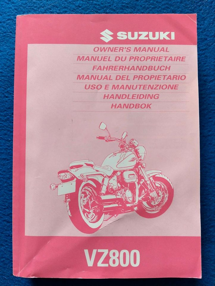 SUZUKI VZ 800 - Fahrer-Handbuch in Gröditz
