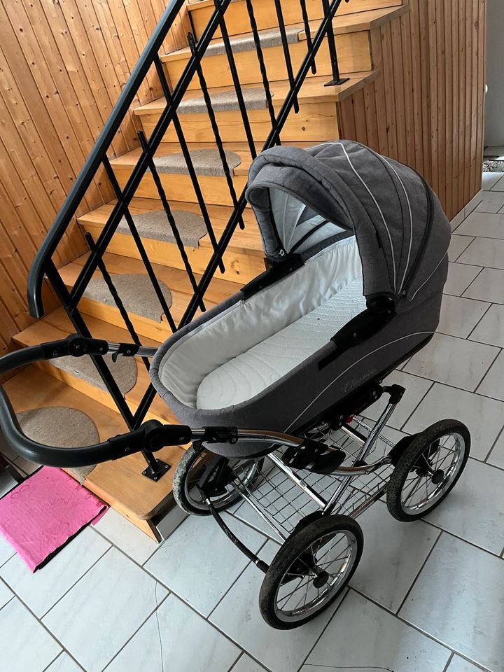 Kinderwagen in Tanna