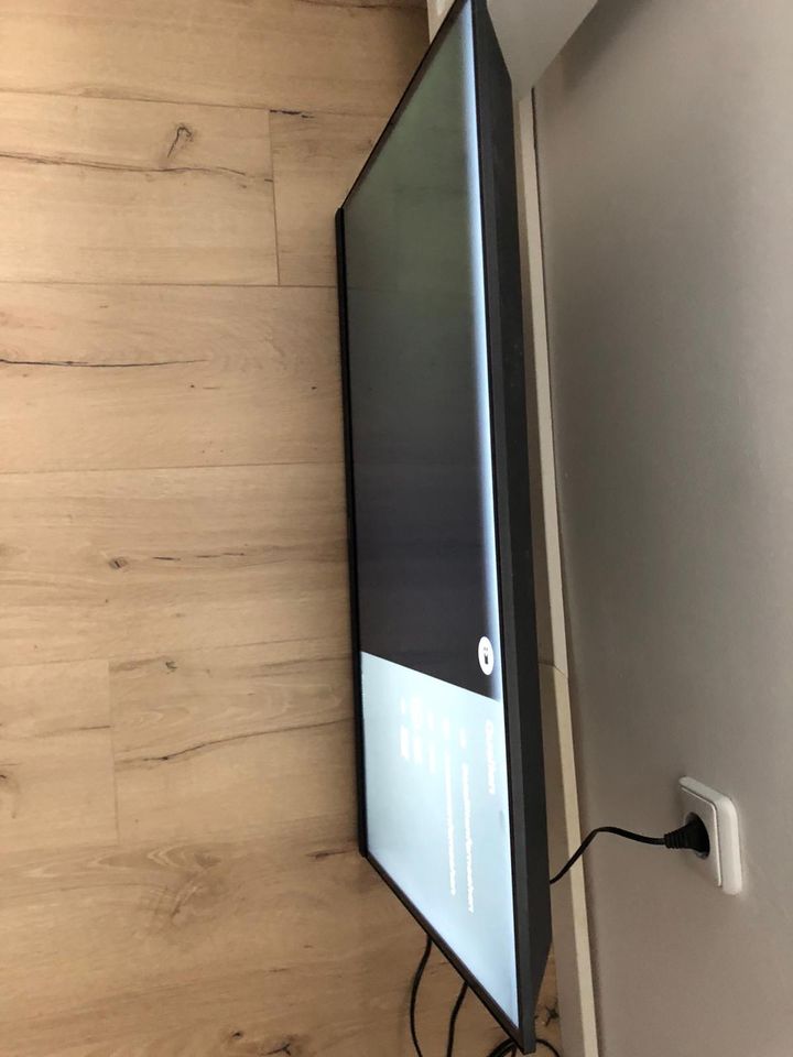 Philips 32“ led tv in Ober-Mörlen