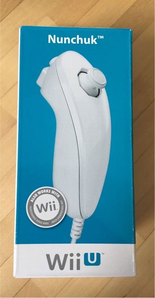 NUNCHUK NINTENDO Wii U in Frankfurt am Main