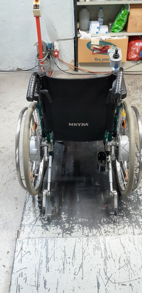 Alber E-Fix mit Meyra Rollstuhl in Mönchengladbach