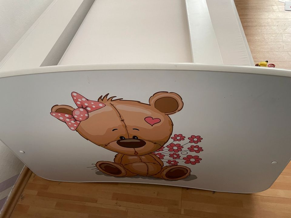 Kinderbett Mädchen Teddybär in Nürnberg (Mittelfr)